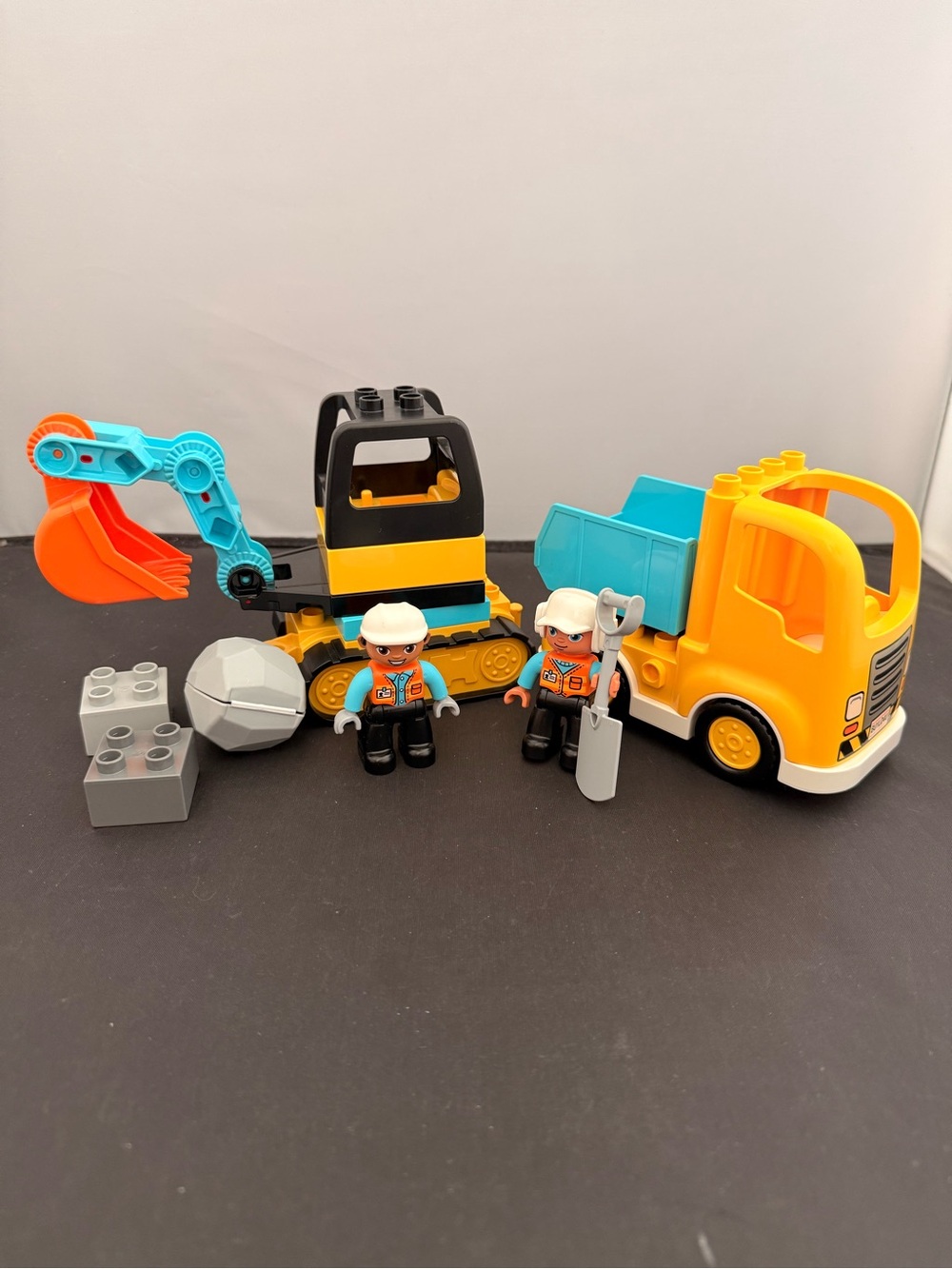 LEGO DUPLO Truck & Tracked Excavator 10931